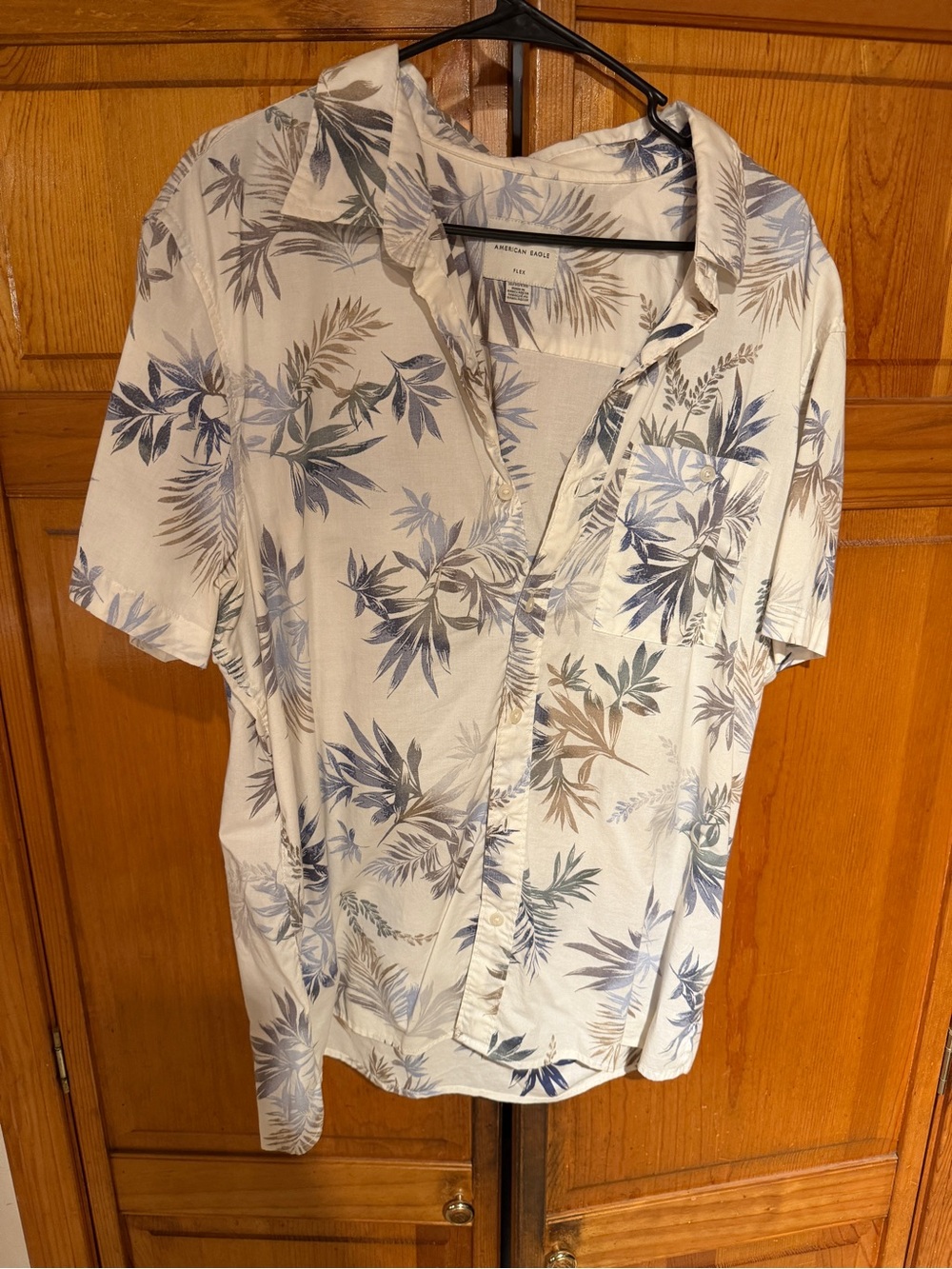 American Eagle Outfitters Men’s Short-Sleeve Floral Button-Up Shirt - Cream/Blue